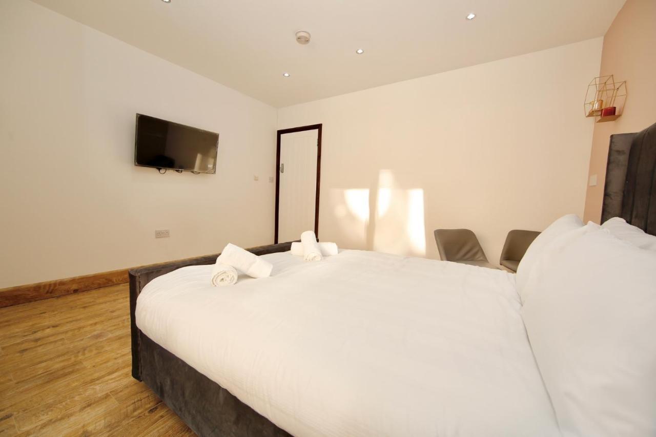 Edgware Hub Hotel London Exterior photo